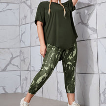 Conjunto Feminino esportivo Estampa Camuflagem Manga Curta Milly. Plus Size