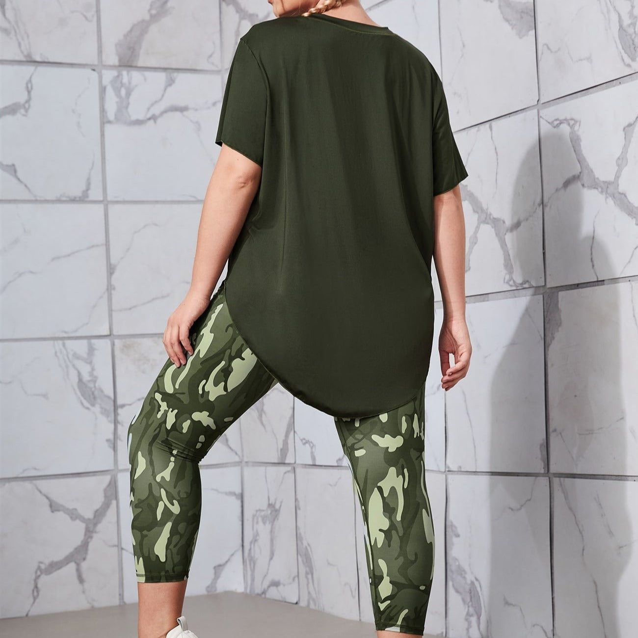 Conjunto Feminino esportivo Estampa Camuflagem Manga Curta Milly. Plus Size