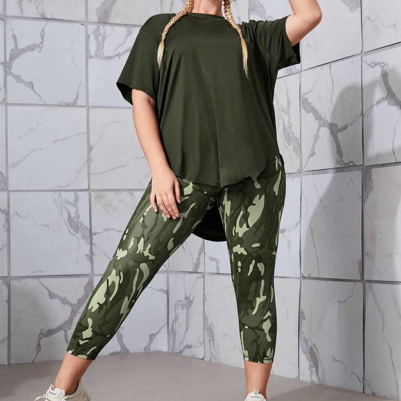 Conjunto Feminino esportivo Estampa Camuflagem Manga Curta Milly. Plus Size