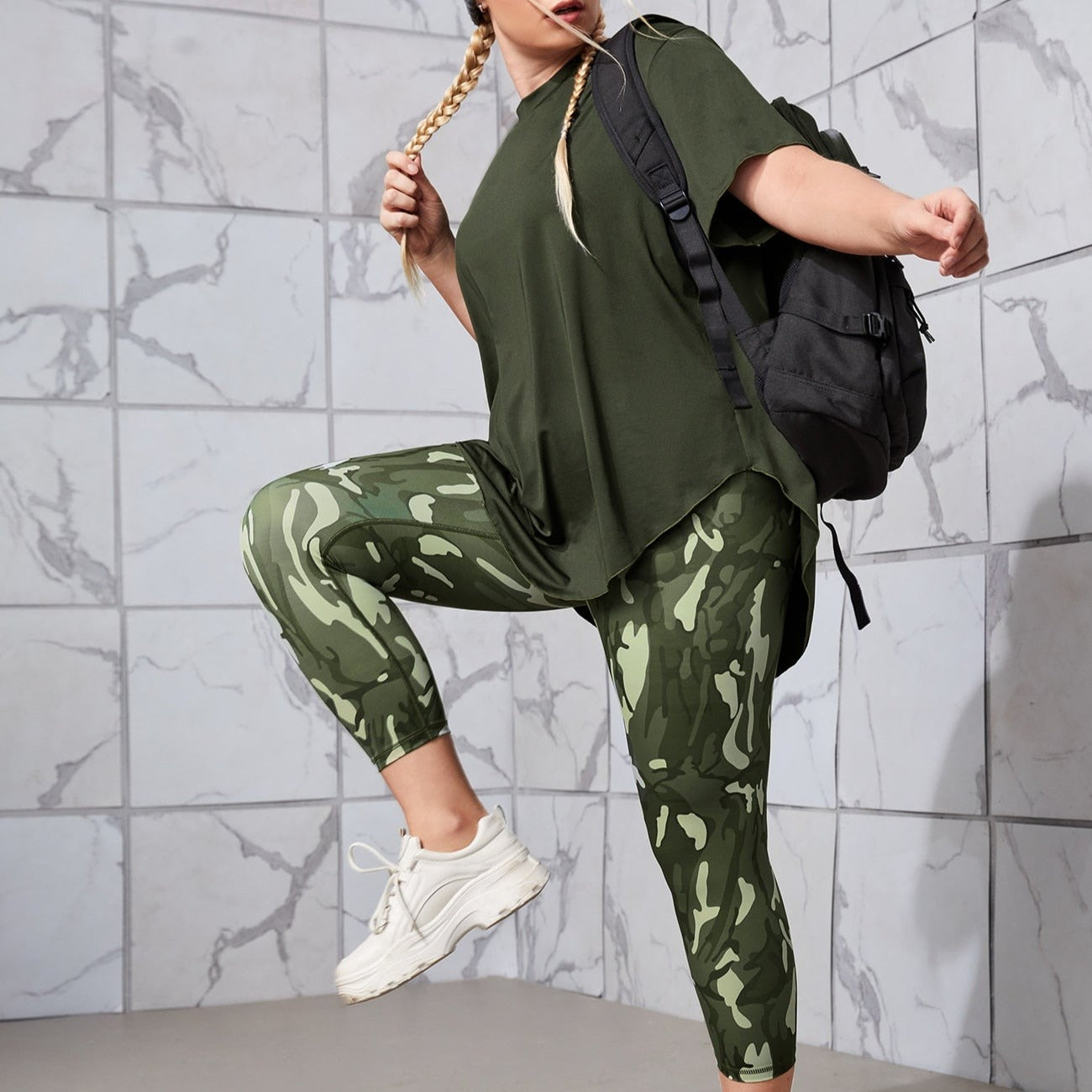 Conjunto Feminino esportivo Estampa Camuflagem Manga Curta Milly. Plus Size