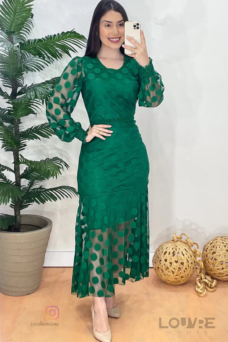 Vestido em Tule verde Forrado com detalhes em Guipir elegante