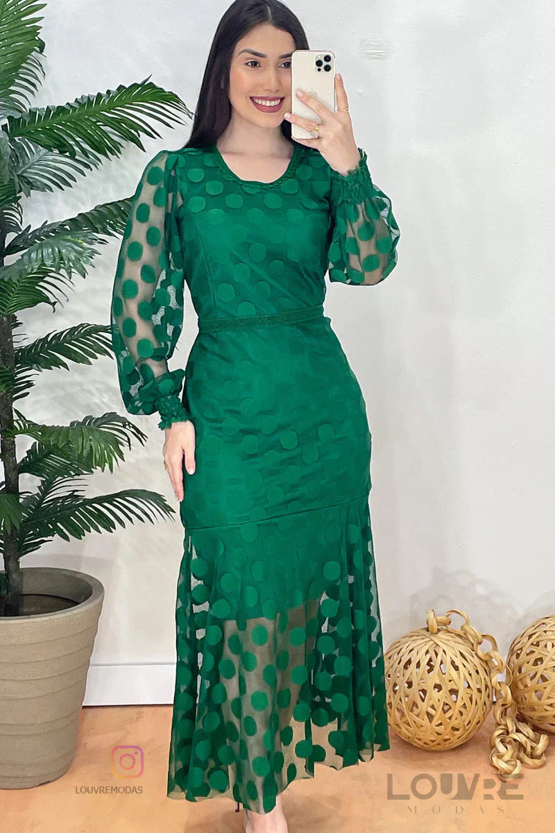 Vestido em Tule verde Forrado com detalhes em Guipir elegante